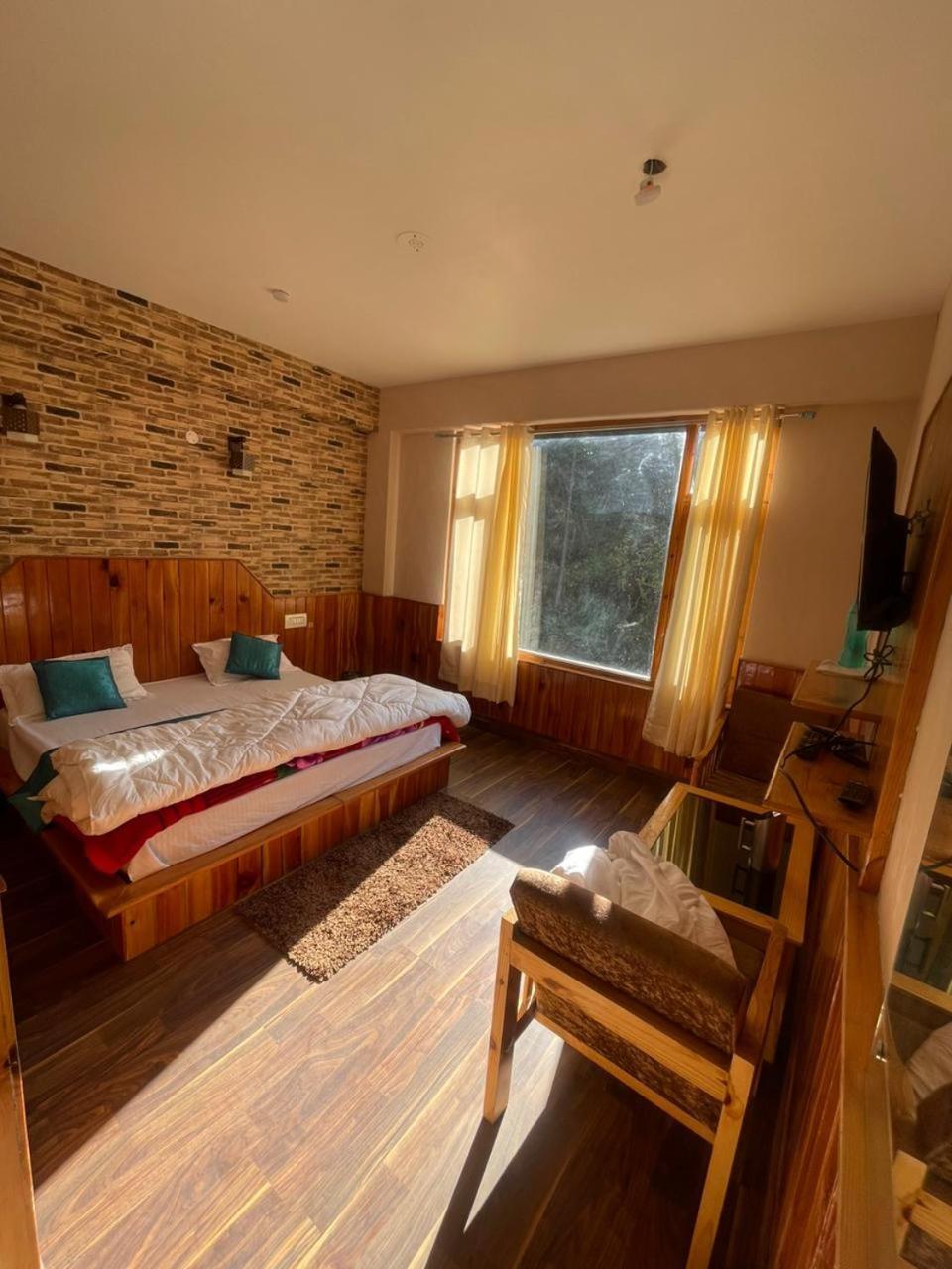 Shangri-La Rooms & Restaurant Kasol Buitenkant foto