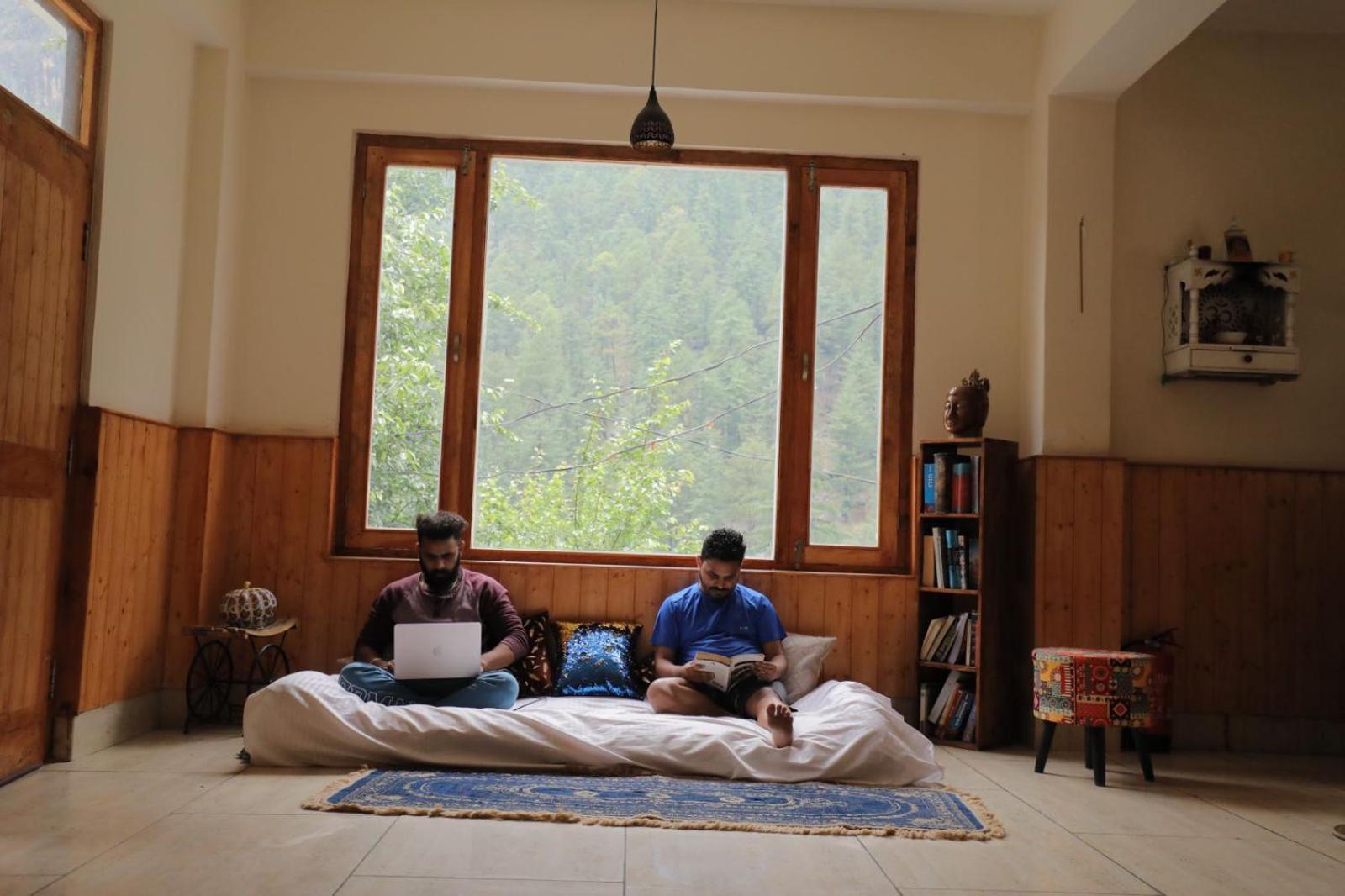 Shangri-La Rooms & Restaurant Kasol Buitenkant foto